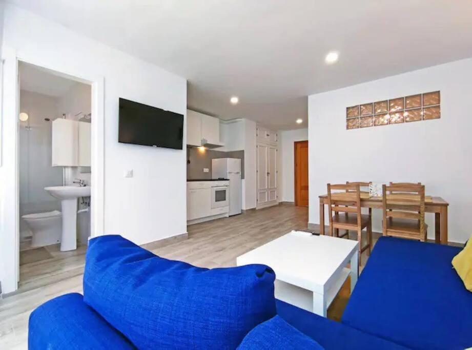 Arias Maldonado 250 Meters Apartemen
